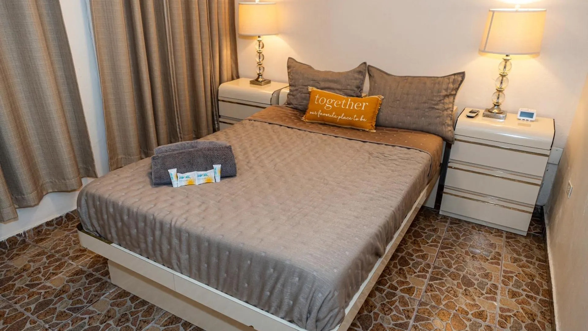 Compact Haven With Private Entrance And Free Parking And Laundry Apartment Ponce